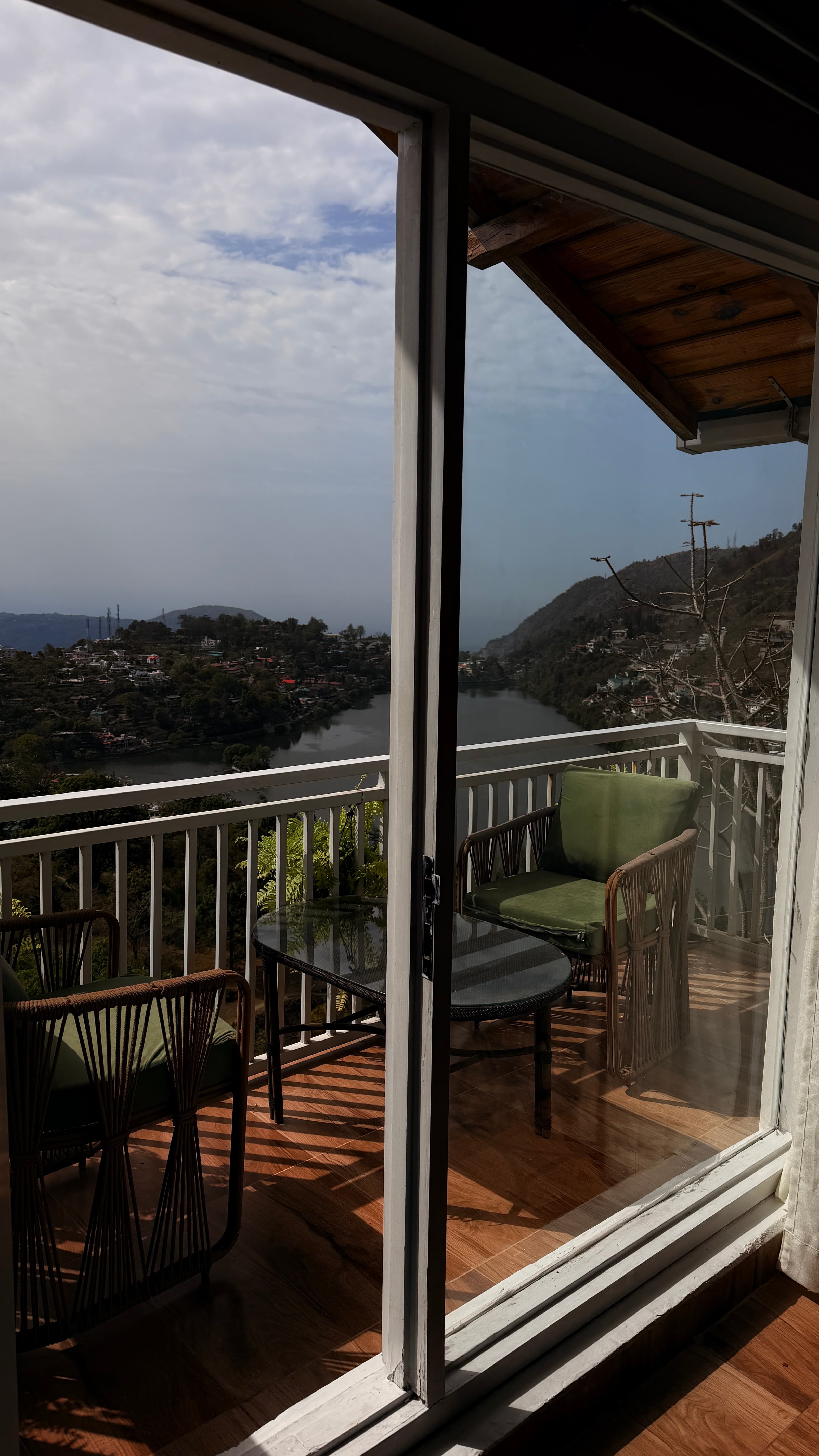 Aaroha — The Hidden Lakeside House