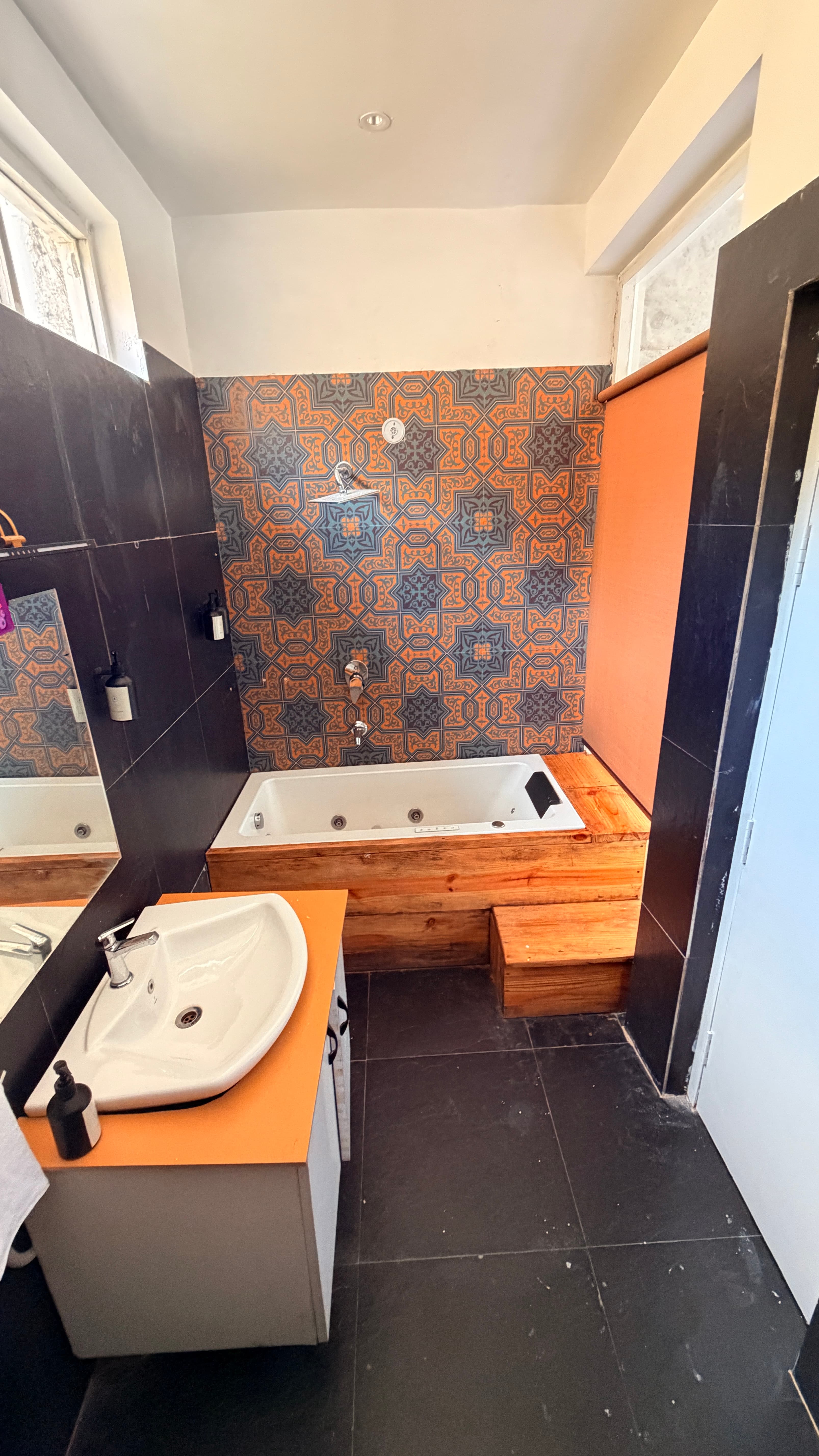 Bathroom with jacuzzi